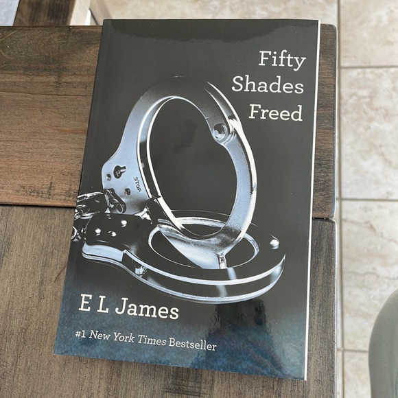 Fifty Shades of Grey by E.L James - Picture 5 of 7